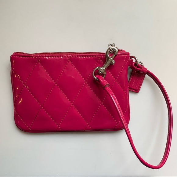 Coach pink wristlet, quilted patent leather - Picture 4 of 8
